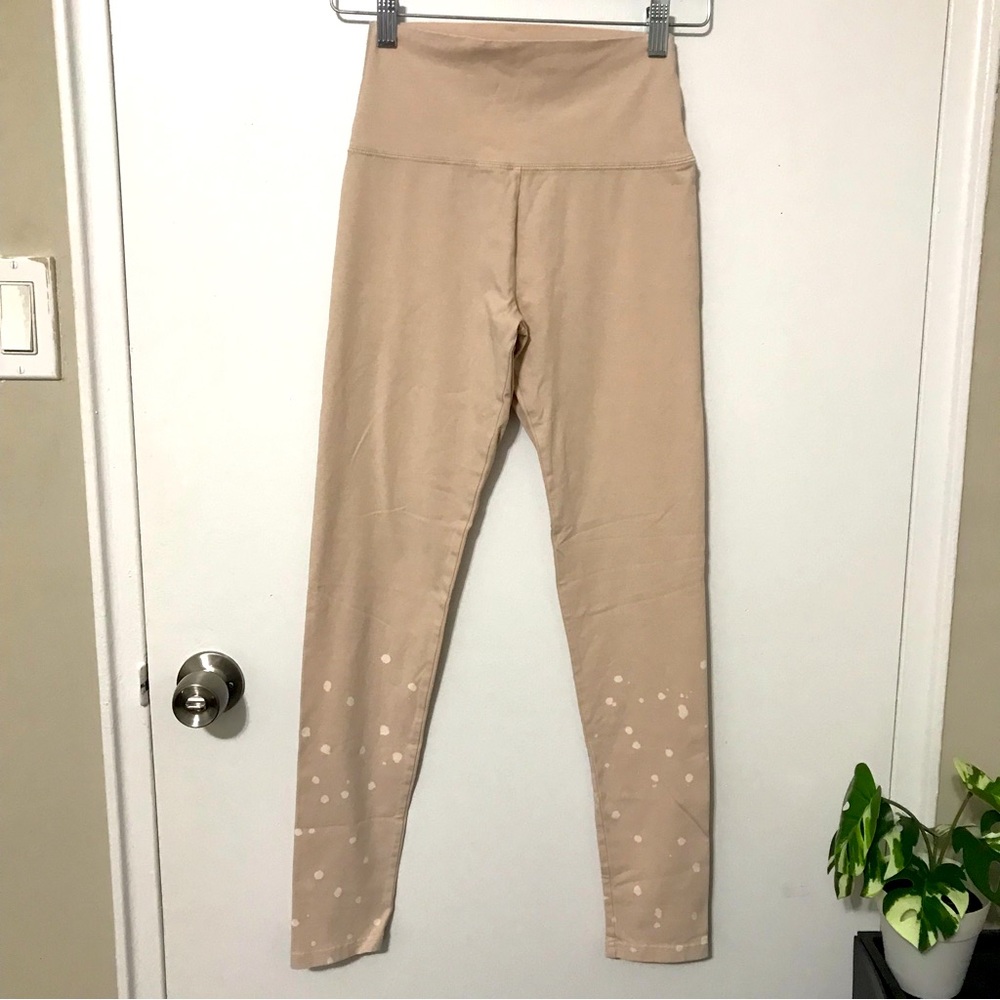 Offline By Aerie nude tan pink splatter high rise leggings size small